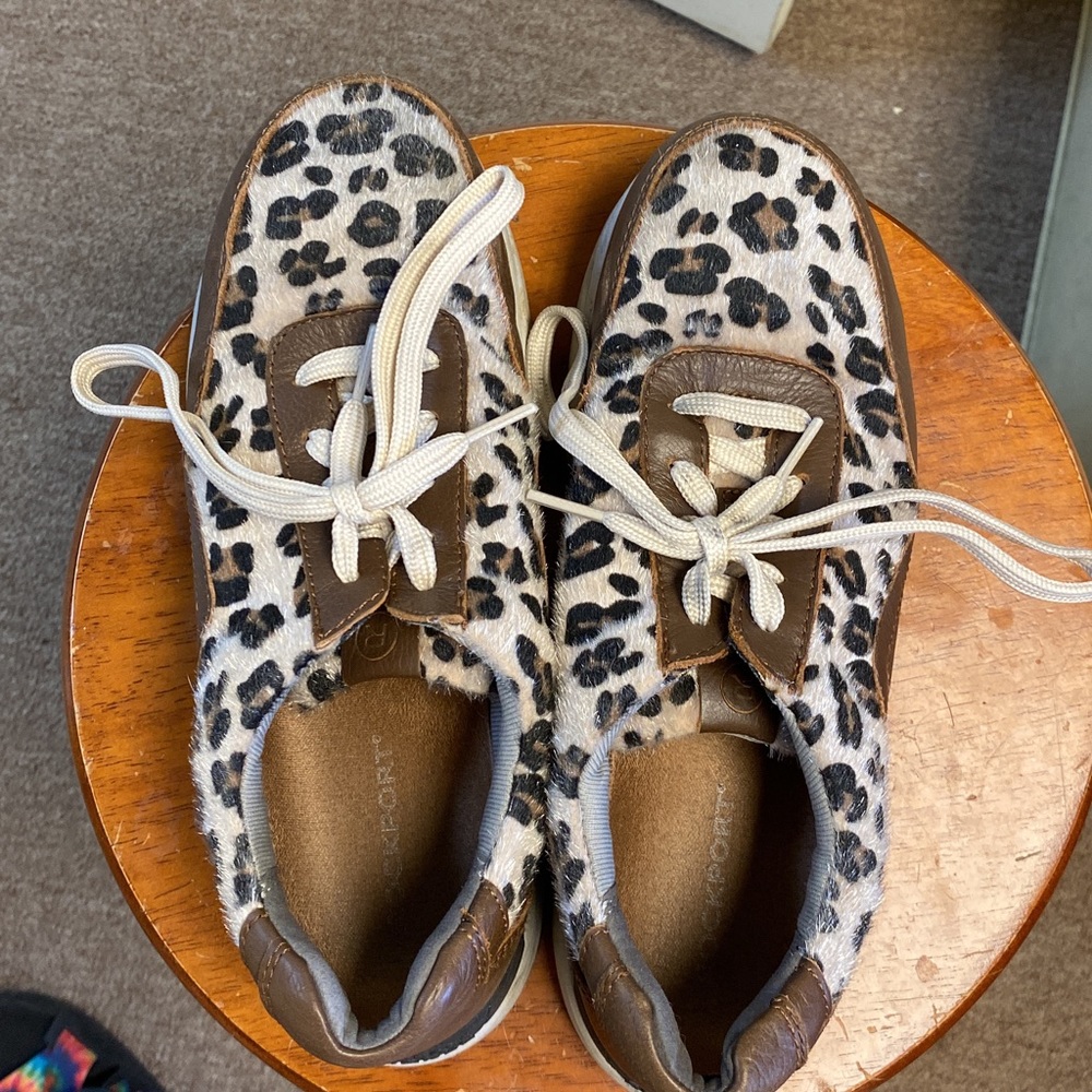 Never worn steel toed shoes